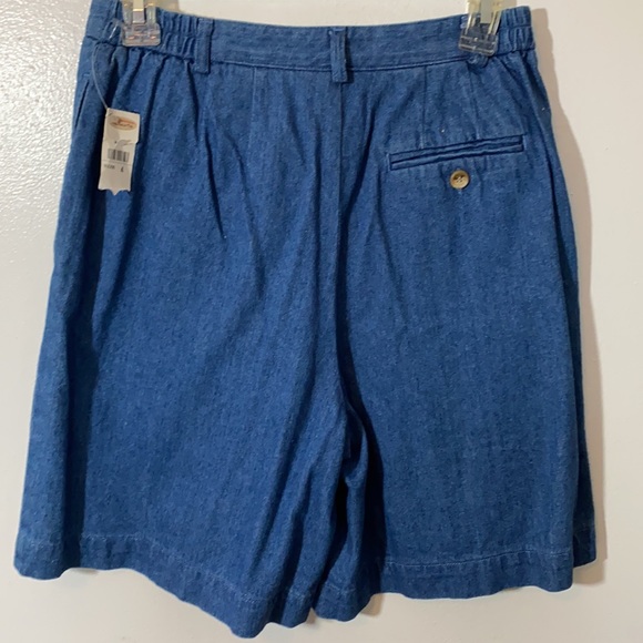 NWT Talbot’s Denim Shorts Zipper Extra Buttons Sz 4 - Picture 2 of 4